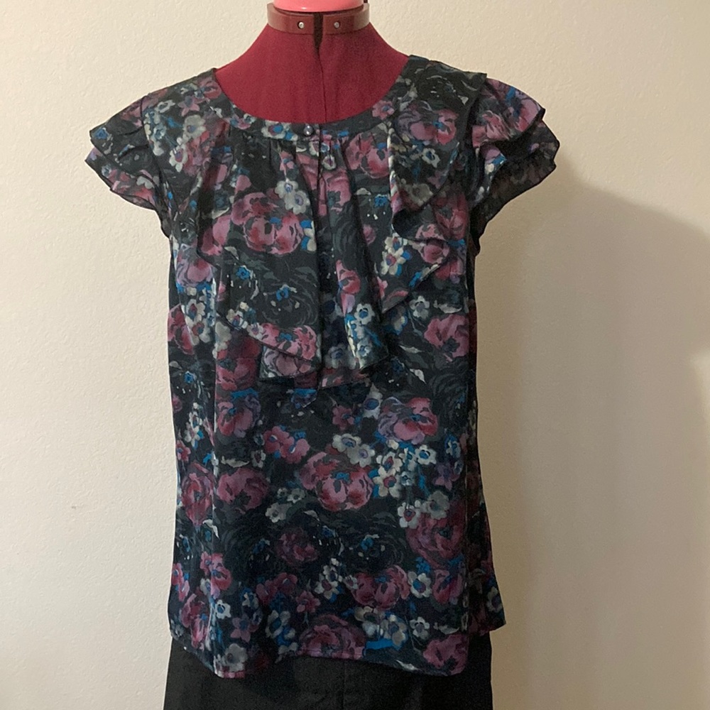 Loft floral blouse frills on sleeves & neck  Size Medium Made in India